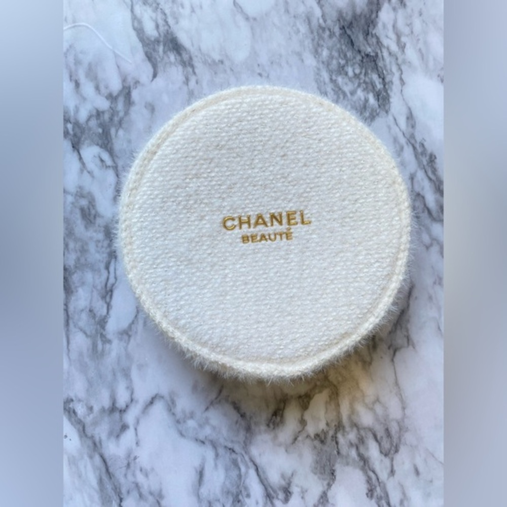 NIB CHANEL Round Half-Zip Cosmetic Pouch